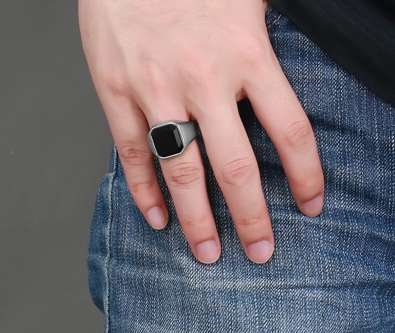 Herrenring aus Edelstahl mit schwarzem Achat